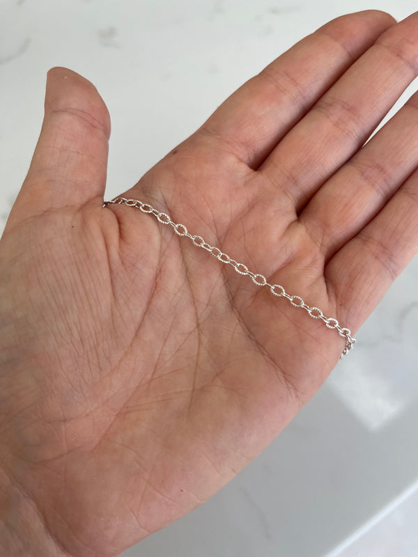 *NEW* Oval textured silver chain (1 METRE)