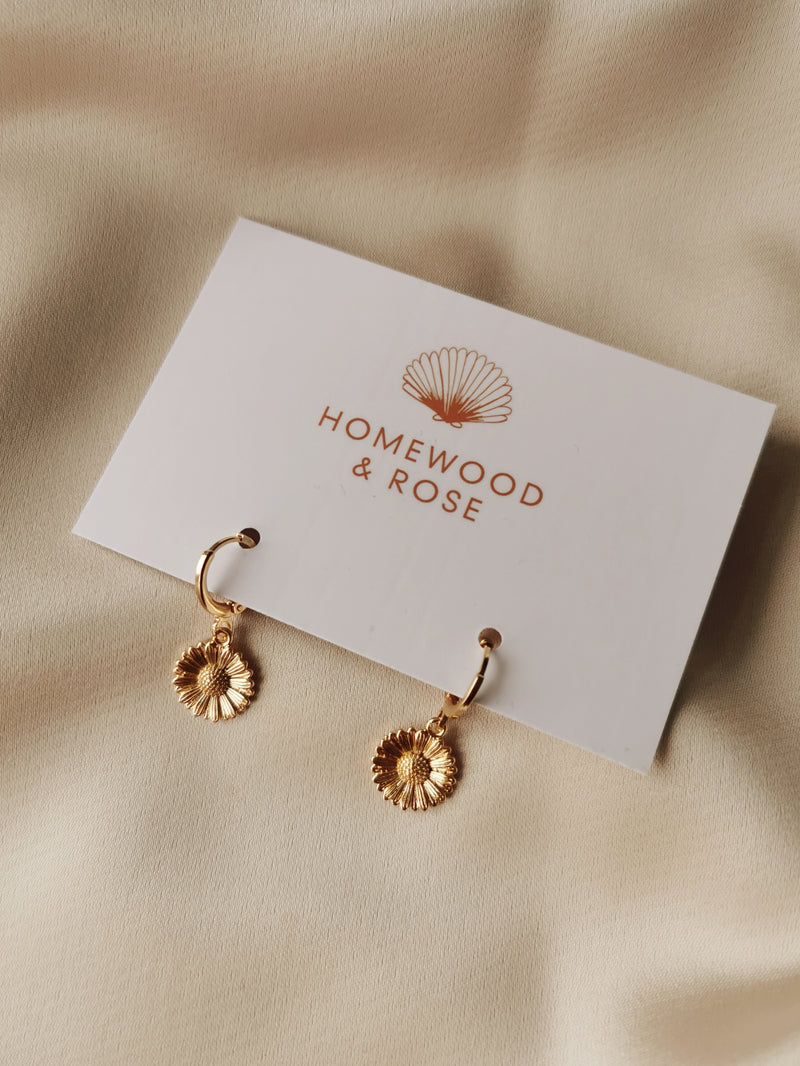 Daisies - 14k Gold Plated Huggie earrings
